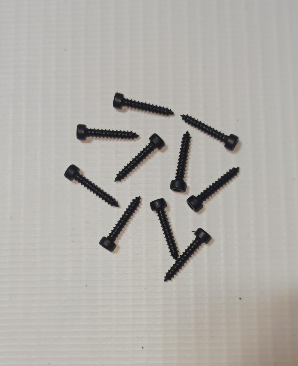 10 Tornillos Acero para montaje de 2 x 12 mm Hexagonal / Goloso Negro – Zona  Hobbies Colombia